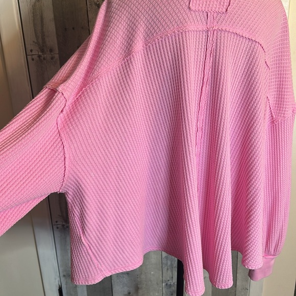 We the Free Pink V-Neck Waffle Knit shirt L - Picture 5 of 8